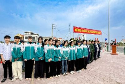 Hơn 800 em học sinh trường THCS Hải Xuân rạng rỡ ra quân, dệt lụa xanh cho quê hương ngày đầu xuân