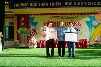 TRƯỜNG THCS HẢI XUÂN TƯNG BỪNG TỔ CHỨC LỄ KHAI GIẢNG NĂM HỌC 2025- 2026 VÀ LỄ KỈ NIỆM 80 NĂM THÀNH LẬP BỘ GIÁO DỤC VÀ ĐÀO TẠO
